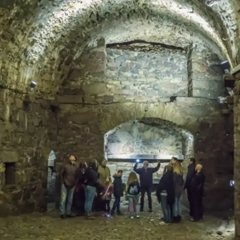 Kasemattenführung in Dillenburg als zubuchbares Angebot für Busunternehmen (Foto: Peter Patzwaldt) Kasemattenführung in Dillenburg als zubuchbares Angebot für Busunternehmen (Foto: Peter Patzwaldt)